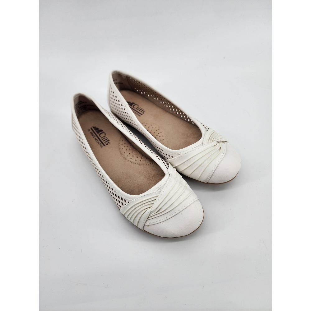 Cliffs by White Mountain Harlyn White Perforated Ballet Flats Womens 6.5M C24785